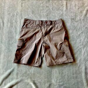 Size 36 Orvis TECH Cargo elastic belt olive green shorts